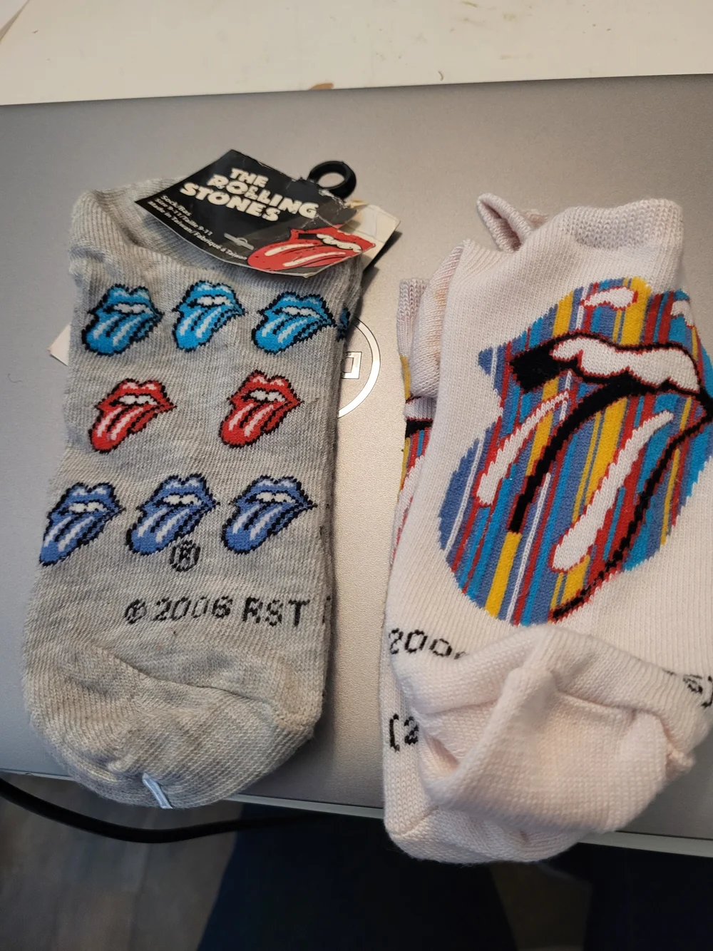 The Rolling Stones No-Show Socks - Grey & White Tongue Logo Pack